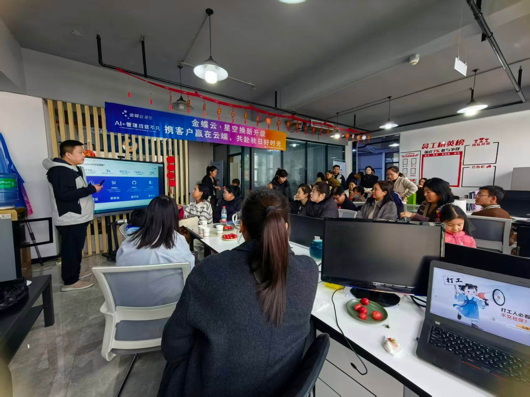 1761966822117506.jpg 39c29dda14a2d1c9eb4171a168c7aa6d.jpg